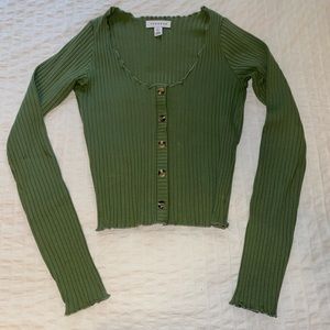 Topshop green ribbed long sleeve with tortoiseshell buttons